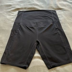 Fabletics maternity biker shorts size medium black